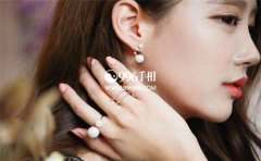 ����ü�ο��Ը�һ��С�ľ����ױ����˿�̽��