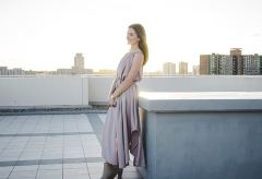 ��־�������Ը����Ʒ���