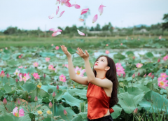 ����С��Ů�����࣬�������Ŀ�һ���Լ�������Ů����