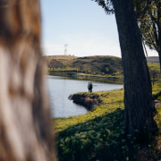 �μ��Լ����ֱ���ҧ�˵���˼ ���Ӧ���μ�����ҧ��